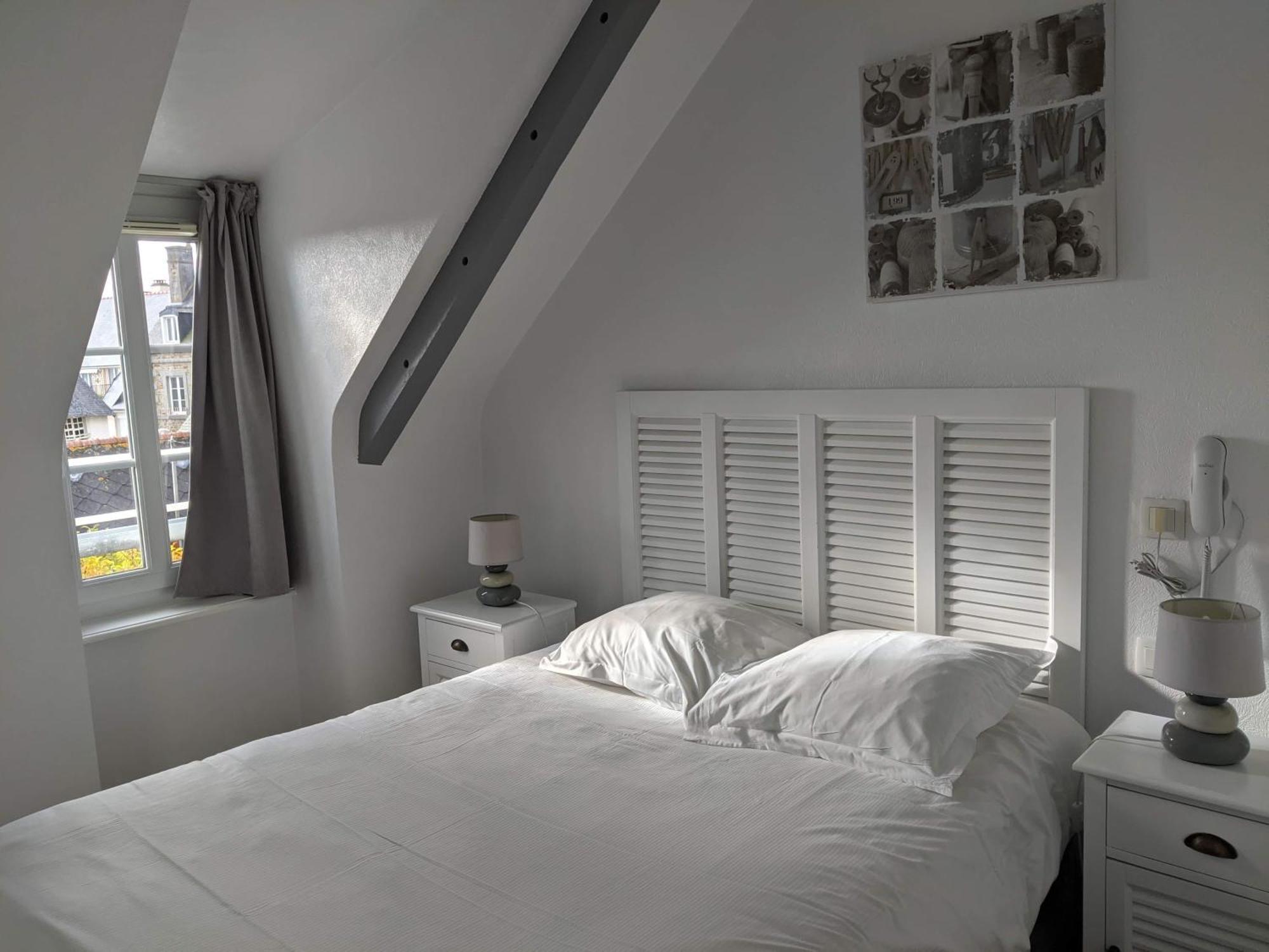 Contact Hotel - Hotel Le Lion D'Or Lamballe Buitenkant foto