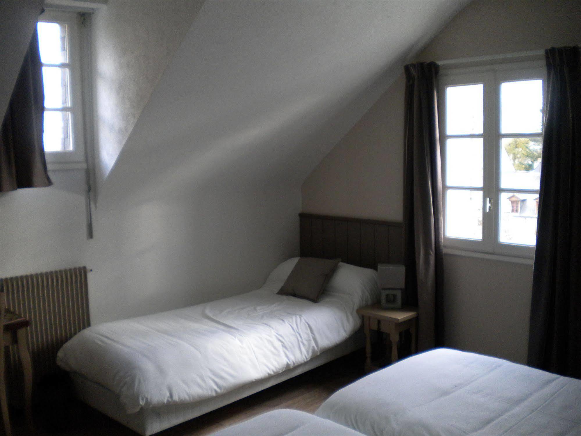 Contact Hotel - Hotel Le Lion D'Or Lamballe Buitenkant foto