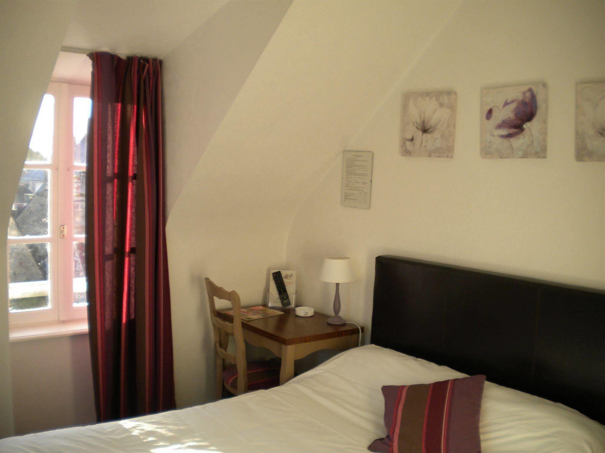 Contact Hotel - Hotel Le Lion D'Or Lamballe Buitenkant foto