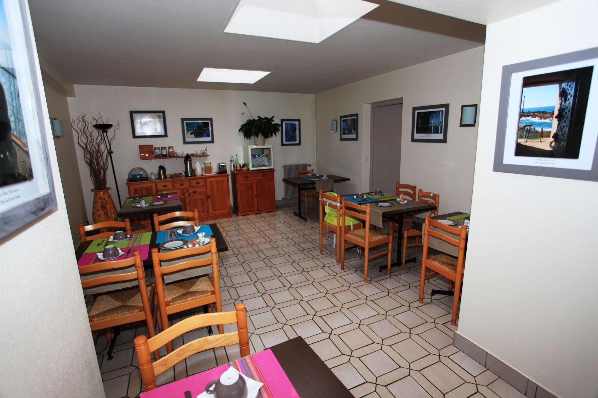 Contact Hotel - Hotel Le Lion D'Or Lamballe Buitenkant foto
